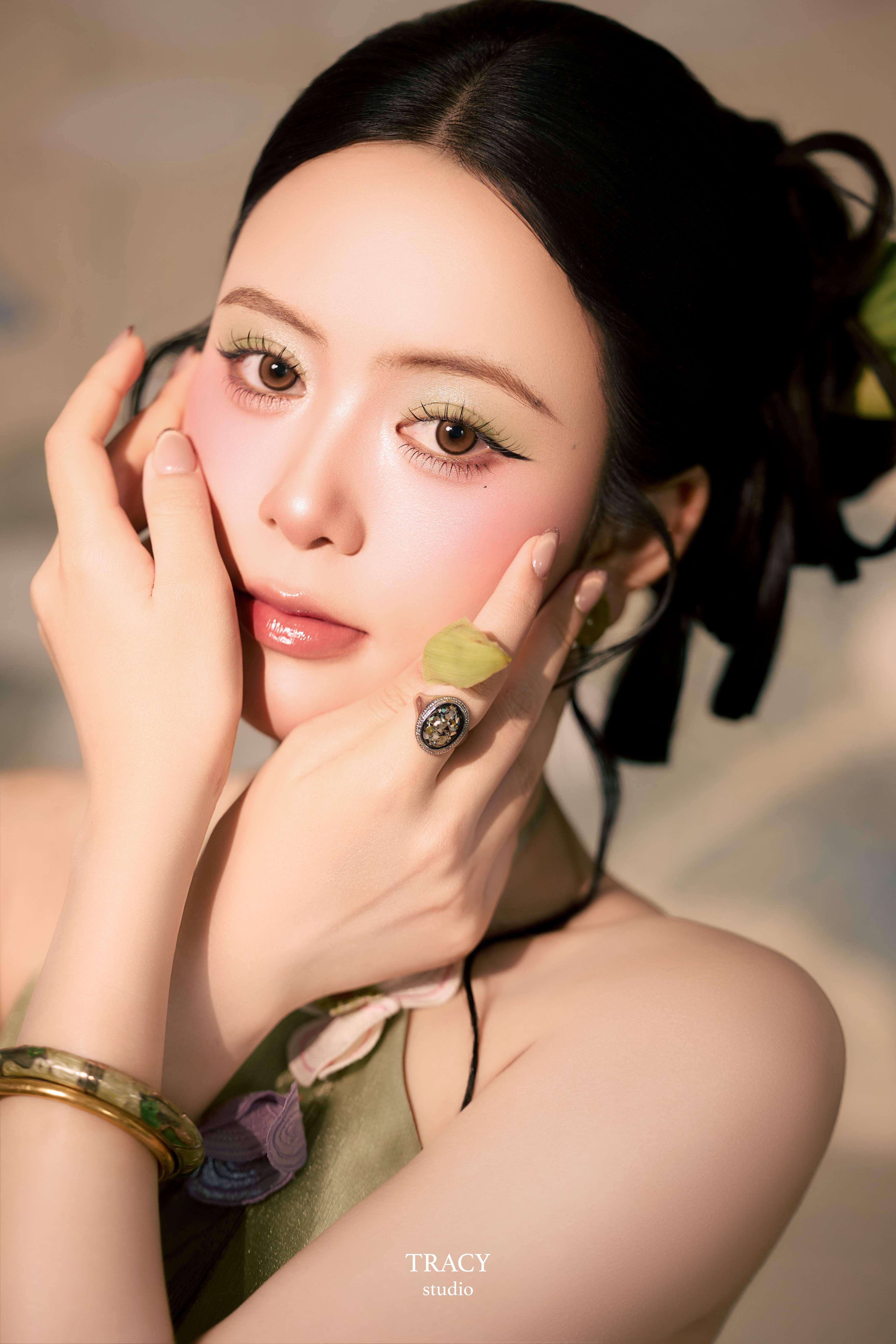 frontend/img/gallery/concept-sen/tracy-studio-chup-sen-phuong-thanh (2).jpg
